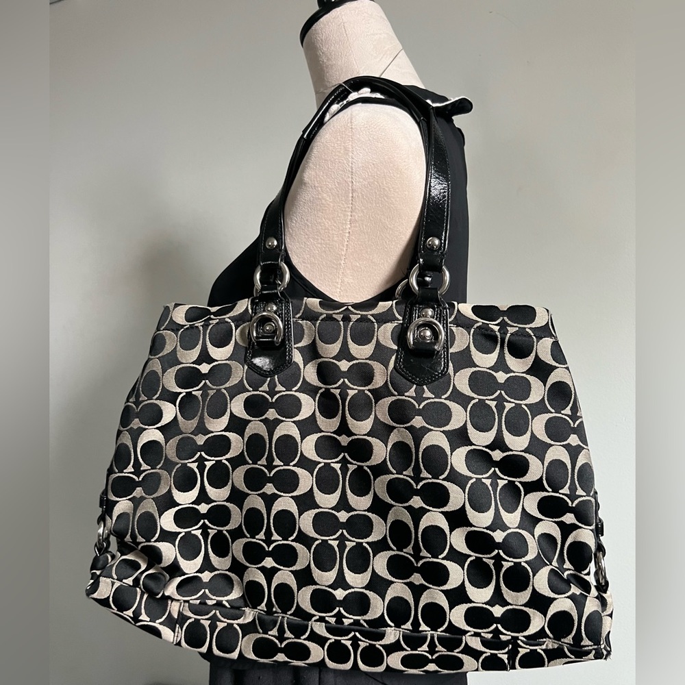 Coach 2011 Ashley Signature Shoulder Bag - Picture 2 of 14